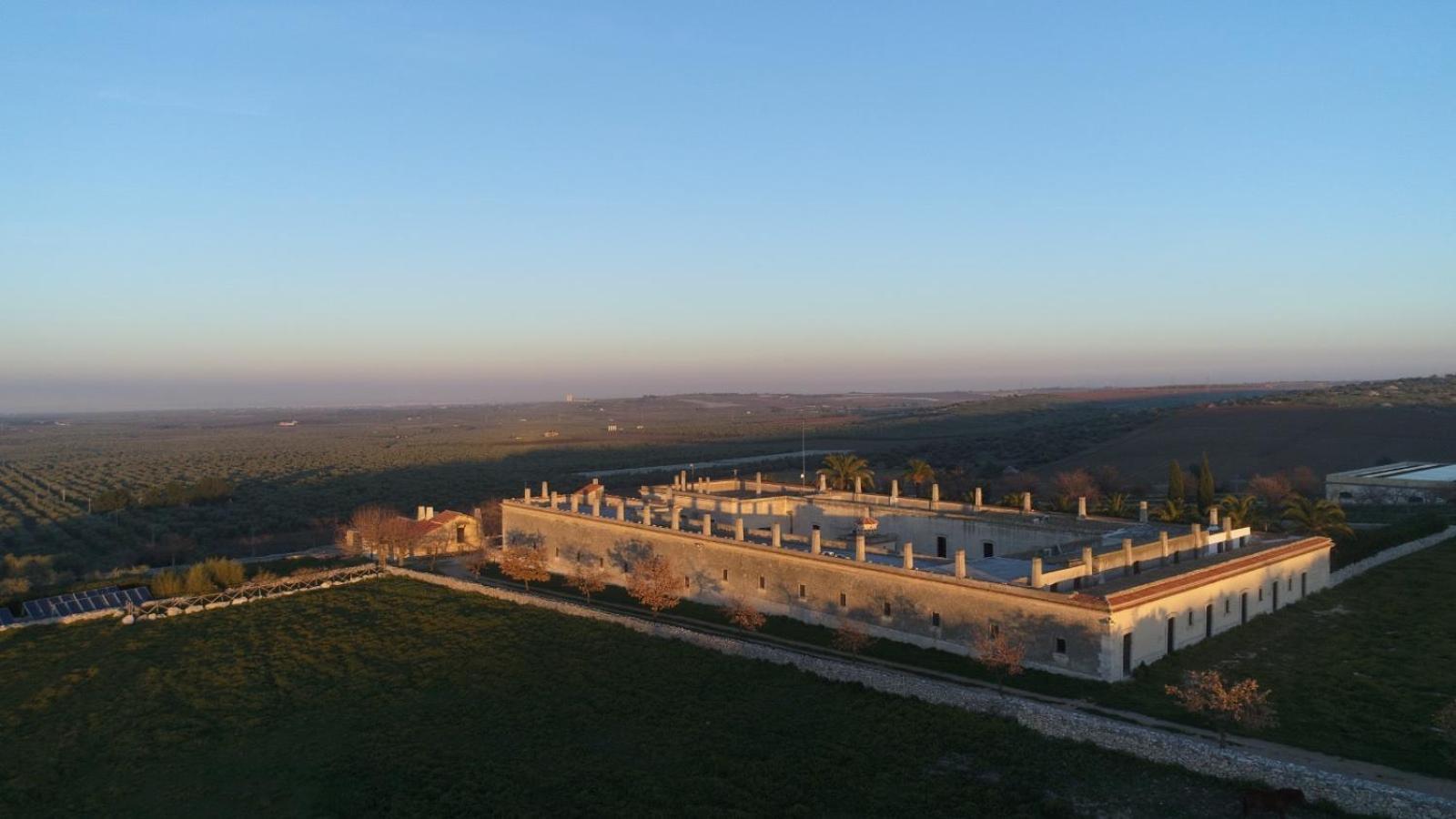 Lama Di Luna Biomasseria Montegrosso Kültér fotó